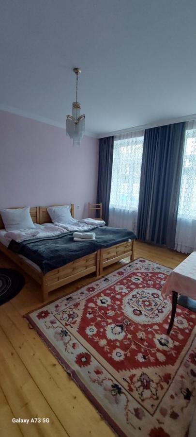 קזבגי Guest House Lela Rezo מראה חיצוני תמונה